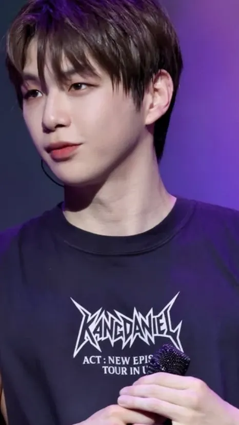 A heartfelt wallpaper shared by Kang Daniel's fans