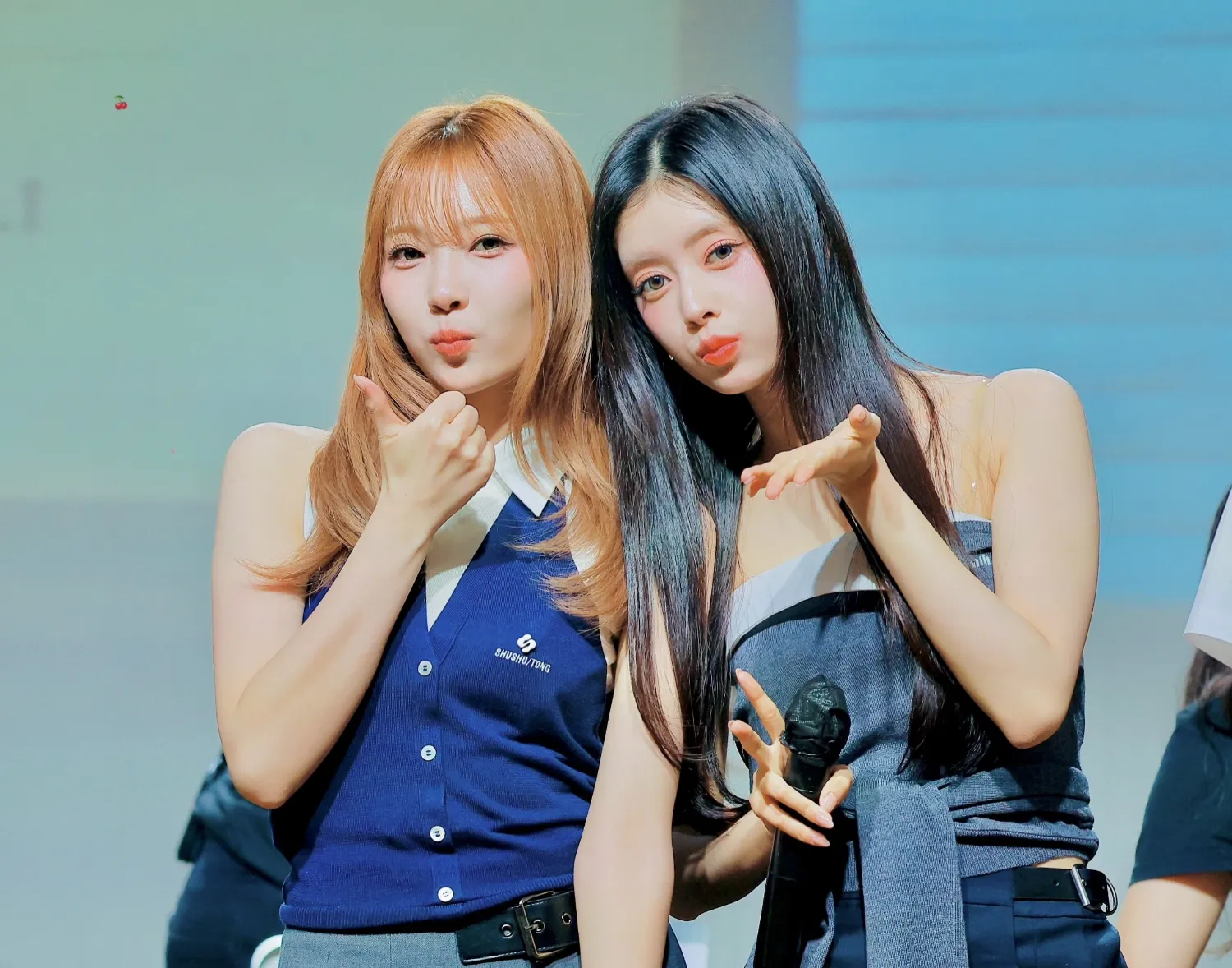 Latest photo of Mayuka (NiziU)