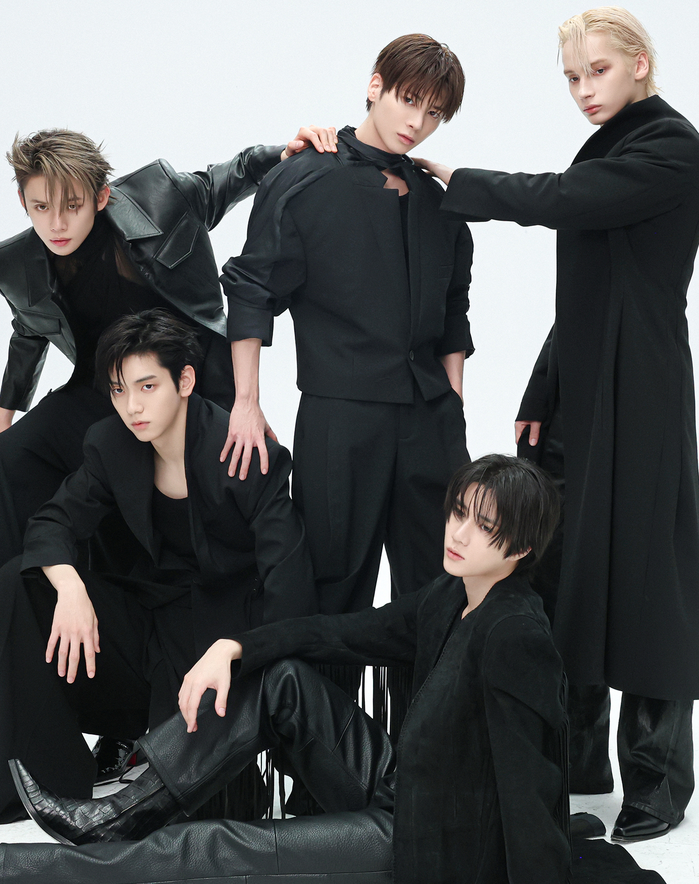 TOMORROW X TOGETHERの最近の活動写真