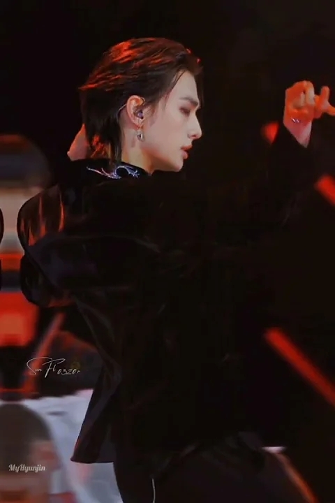Behind-the-scenes cut of Hyunjin (Stray Kids)