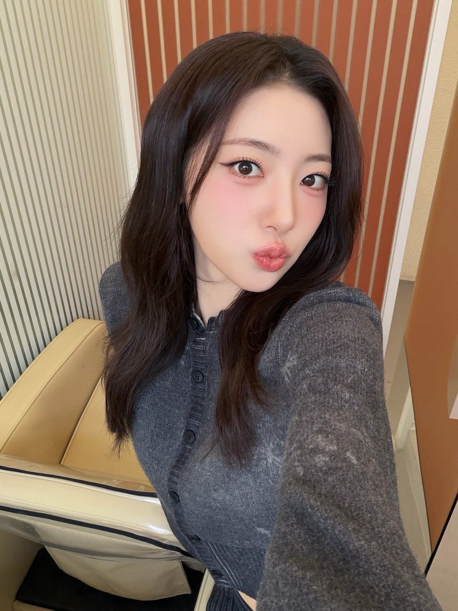 Behind-the-scenes cut of H1-KEY