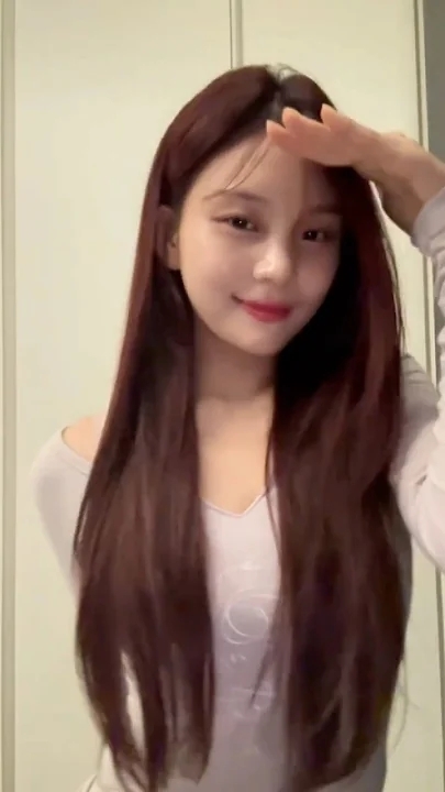 A moment captured by VIVIZ's fan