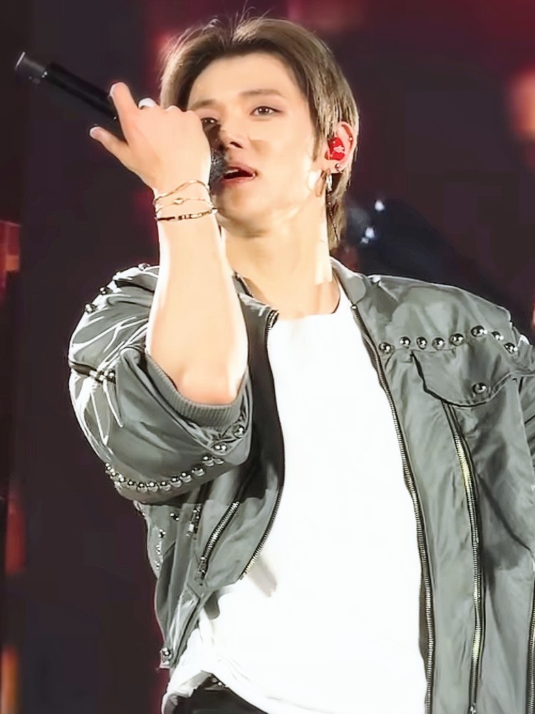 Foto aktivitas terbaru Yeonjun (TOMORROW X TOGETHER)