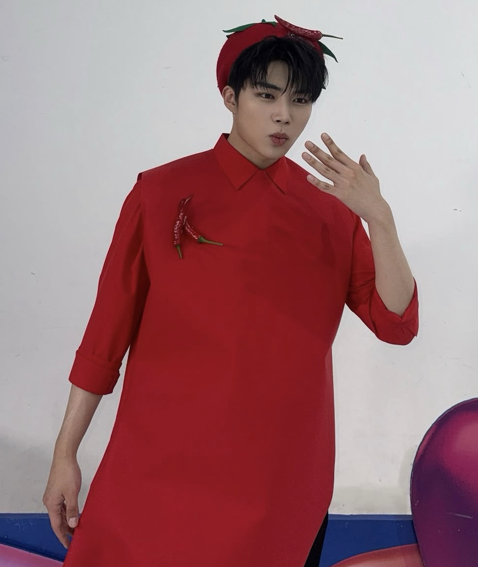 Recent activity shot of Park Gunwook (ZEROBASEONE)