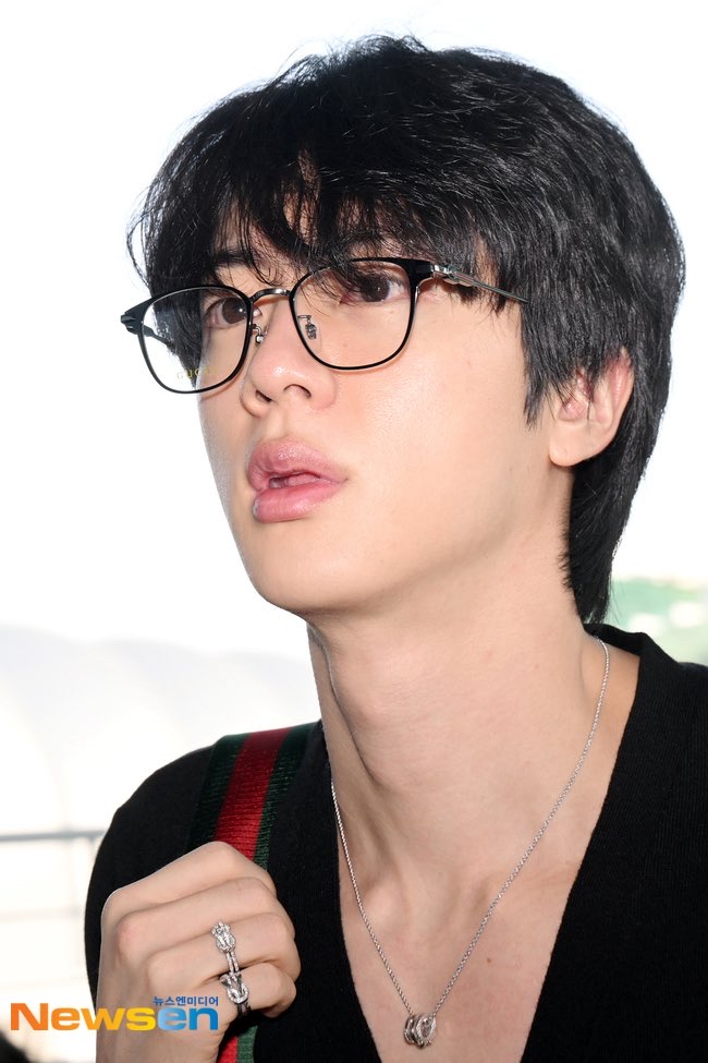 진 (방탄소년단)의 최신 사진