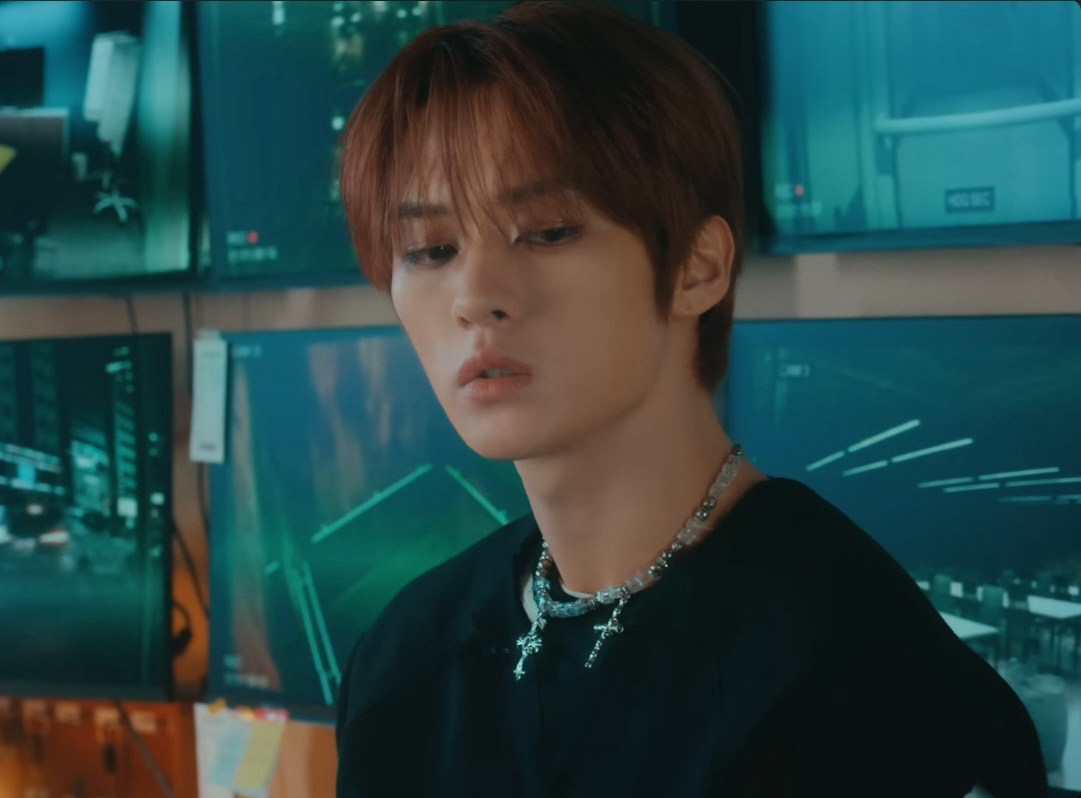 Latest photo of Lee Know (Stray Kids)