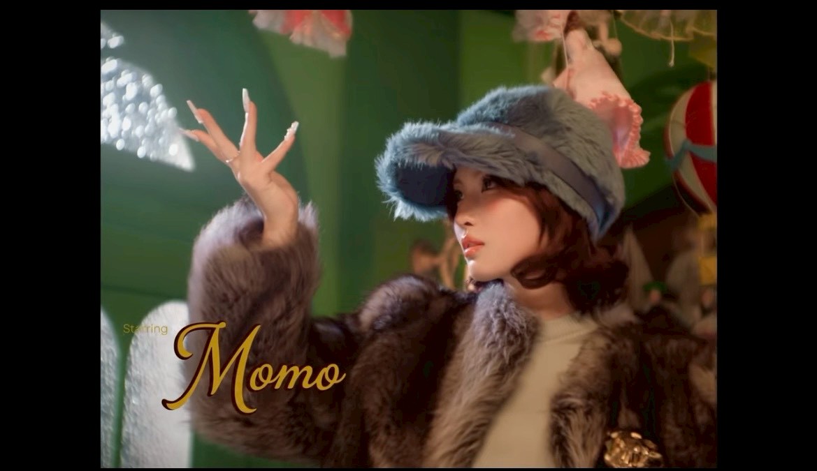 Behind-the-scenes cut of Momo (TWICE)