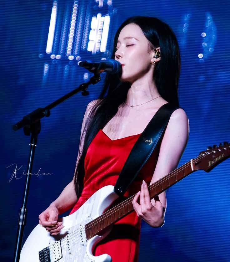 Recent activity shot of Winter (aespa)